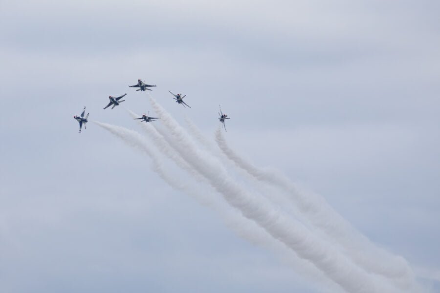 Air Force Thunderbirds Full Team Burst