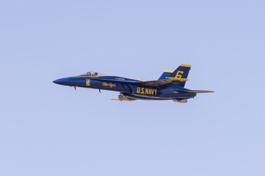 Us Navy Blue Angels Solo 6 Fly By To Left