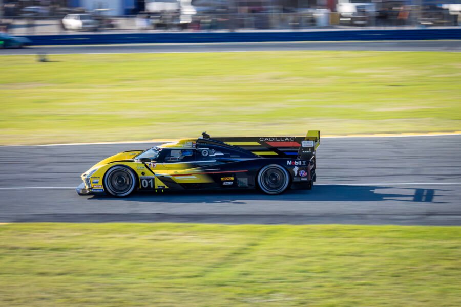 01 Chip Ganassi Racing Cadillac Exiting International Horseshoe 