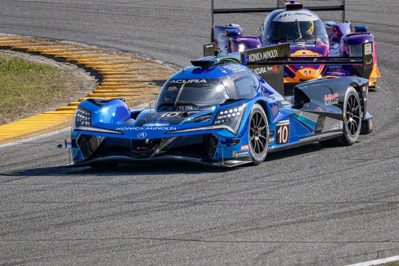 10 Wayne Taylor Andretti Racing Acura Through West Horseshoe At Daytona International Speedway 2024
