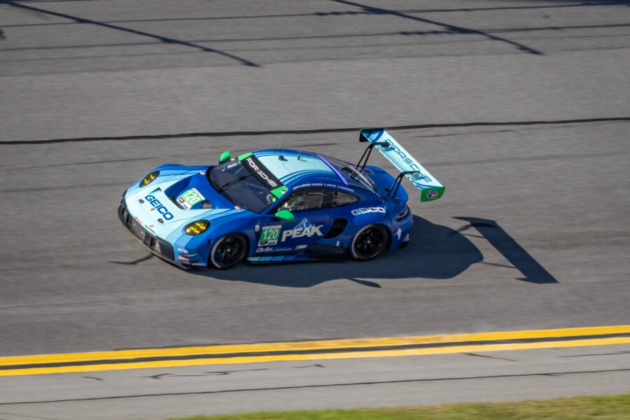 120 Wright Motorsports Porsche In Turn 1 At Daytona Internationa