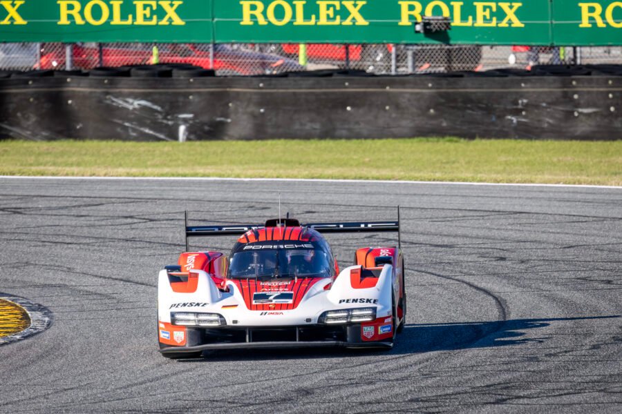 7 Penske Motorsports Porsche Through International Horseshoe At 