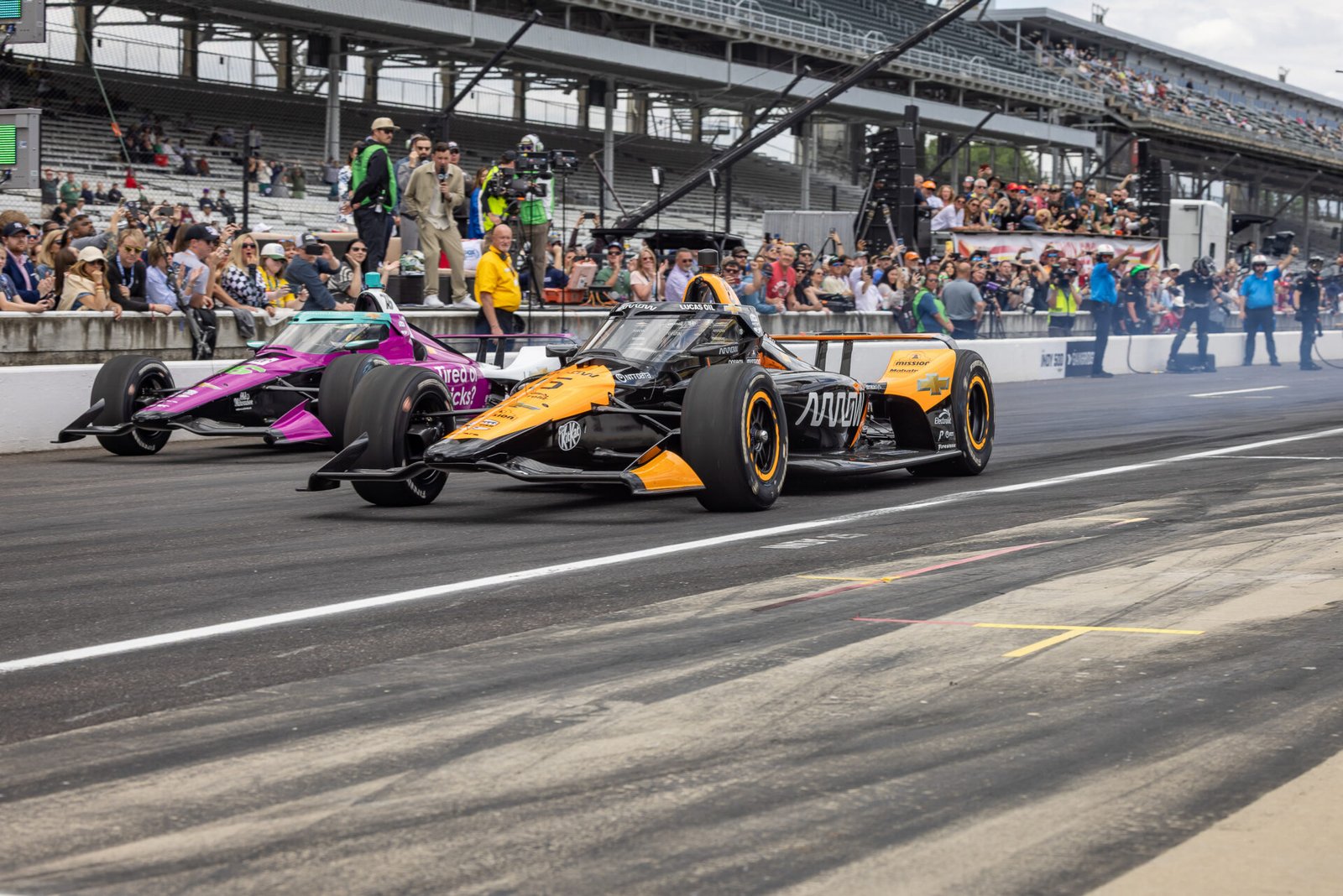 Pato Oward Beats Conor Daly In Pit Contest