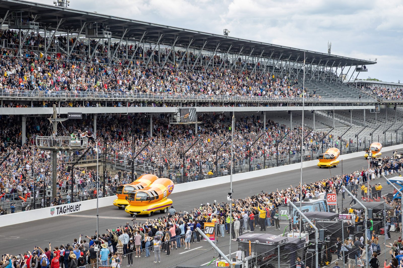 Slaw Dog Edges Chi Dog For Weenie 500 Win