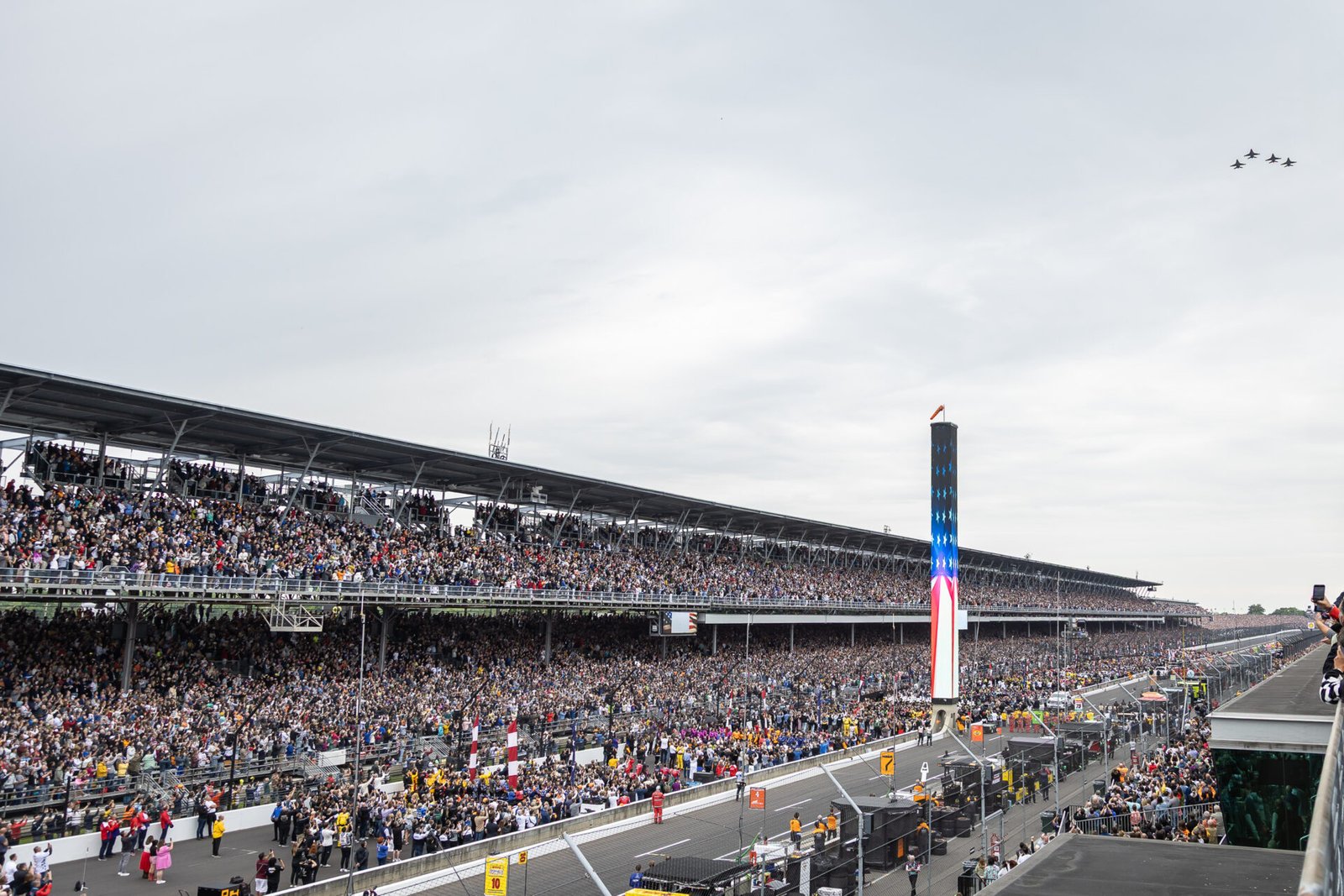 Us Air Force F 16 Flyover During National Anthem At 2025 Indy 50