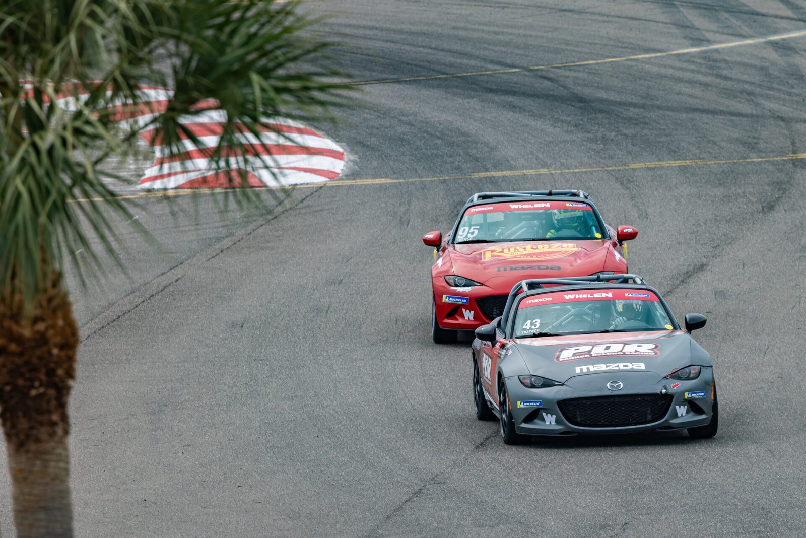 Mazda Mx 5 Cars Enter Turn 2 At Pete