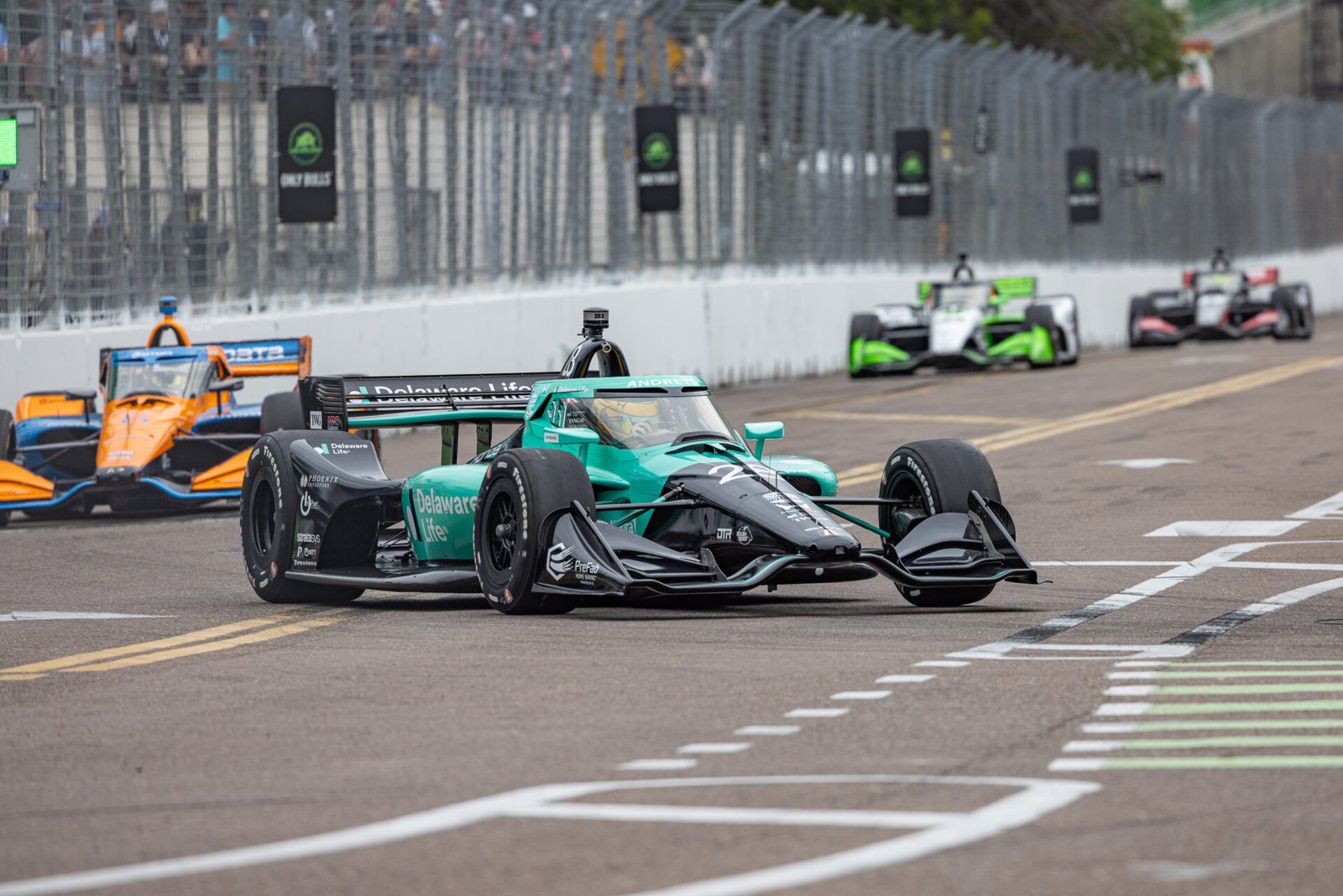 Marcus Ericsson Leads Group Into Turn 10 At St Pete