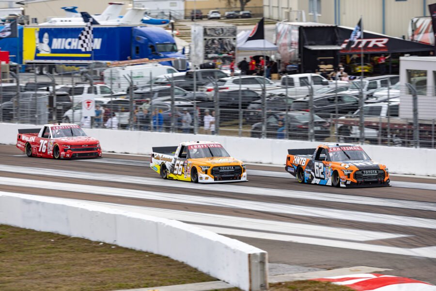 Nascar Craftsman Trucks Roll Into Turn 1 At St Pete