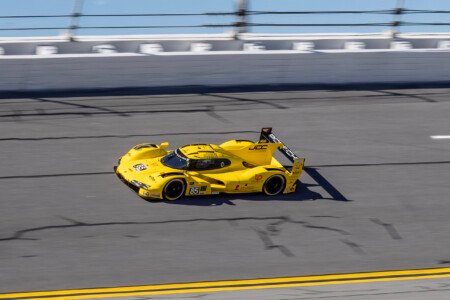 85 JDC-Miller Motorsports Porsche in Turn 1 at Daytona International Speedway - 2025 85 Jdc Miller Motorsports Porsche In Turn 1 At Daytona Internati